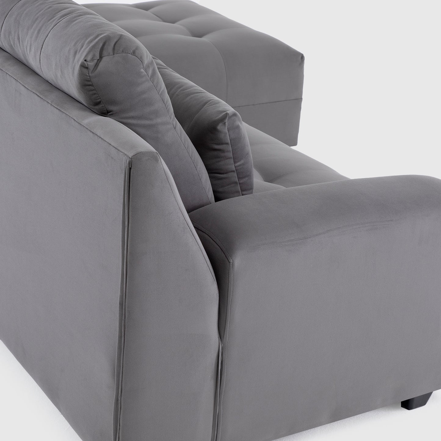 Seccional Dubai XS Derecho en Velvet Gris – Elegancia Compacta y Máximo Confort