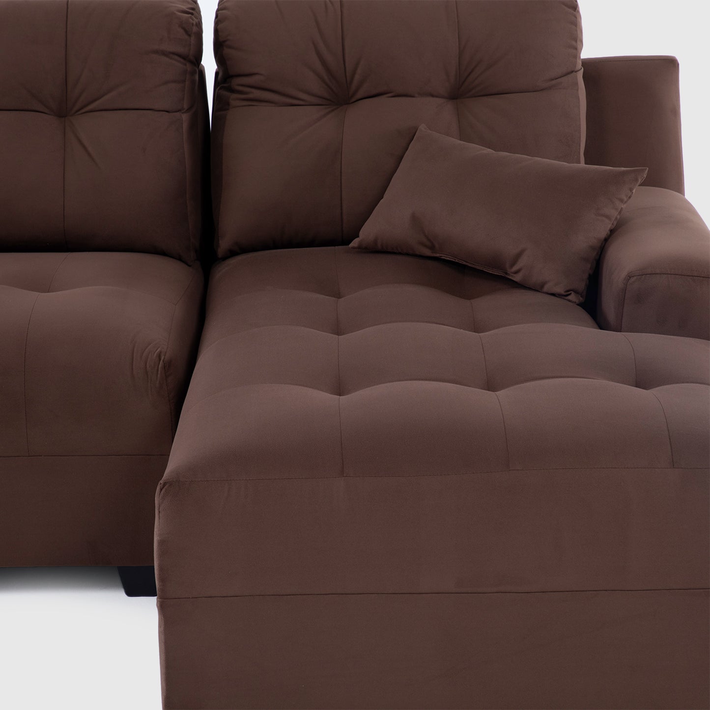 Seccional Dubai XS Derecho en Velvet Café – Elegancia Compacta y Máximo Confort