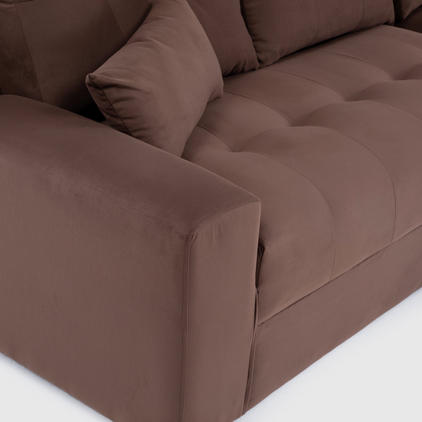 Seccional Dubai XS Derecho en Velvet Café – Elegancia Compacta y Máximo Confort