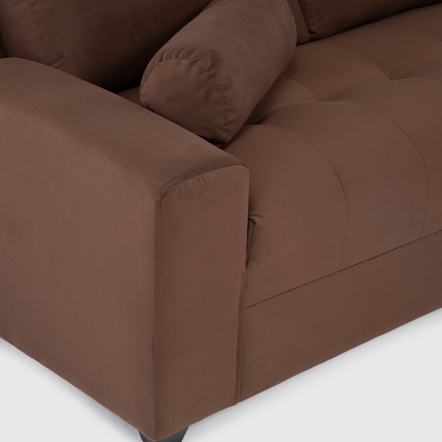 Seccional Nápoles Curvo Velvet Café – El sofá que tu hogar está esperando