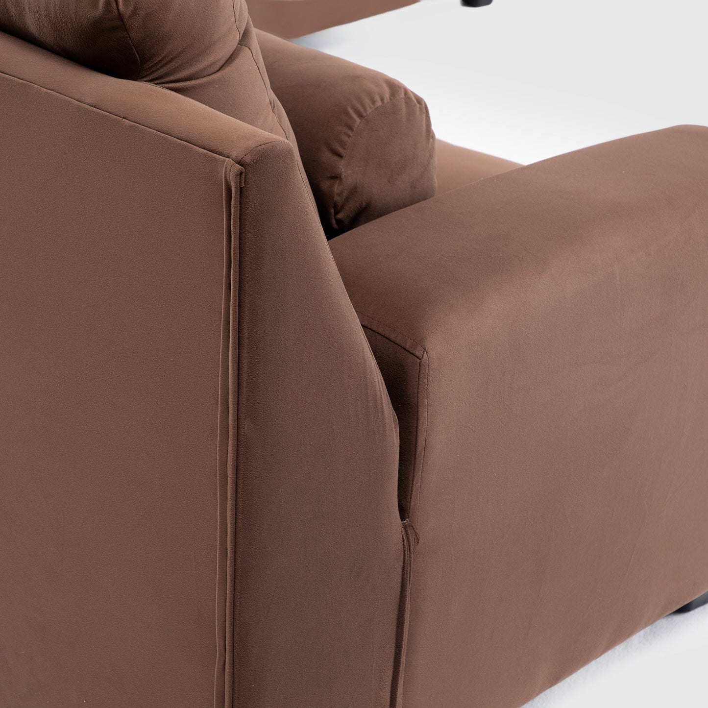 Seccional Nápoles Curvo Velvet Café – El sofá que tu hogar está esperando