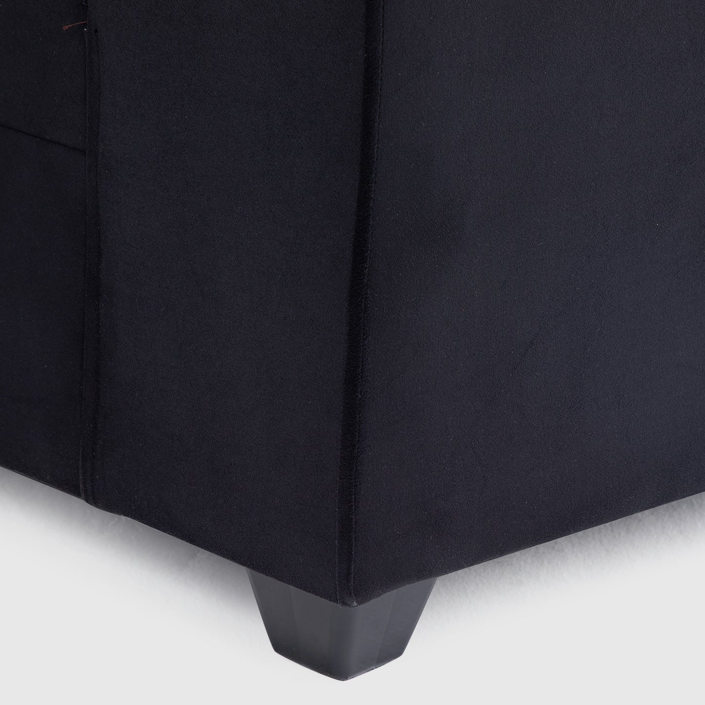 Seccional Nápoles Curvo Velvet Negro – El sofá que tu hogar está esperando